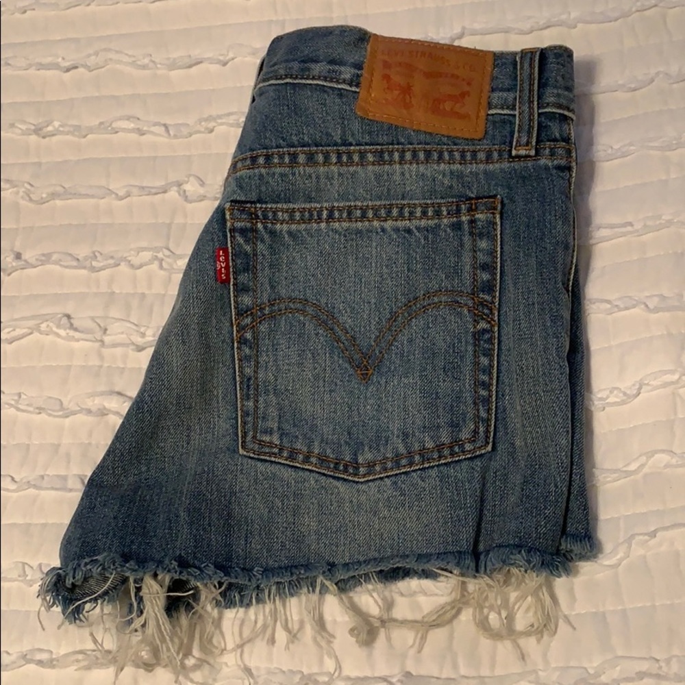 Levi’s wedgie fit shorts